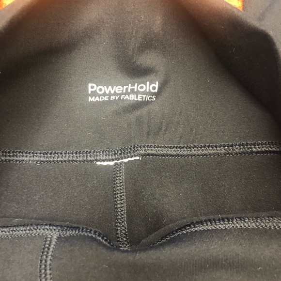 Fabletics - Picture 3 of 4